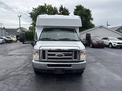 2017 Ford E-Series E-450 SD