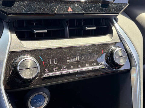2022 Toyota Venza LE