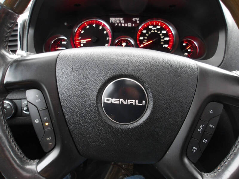 2011 GMC Acadia Denali