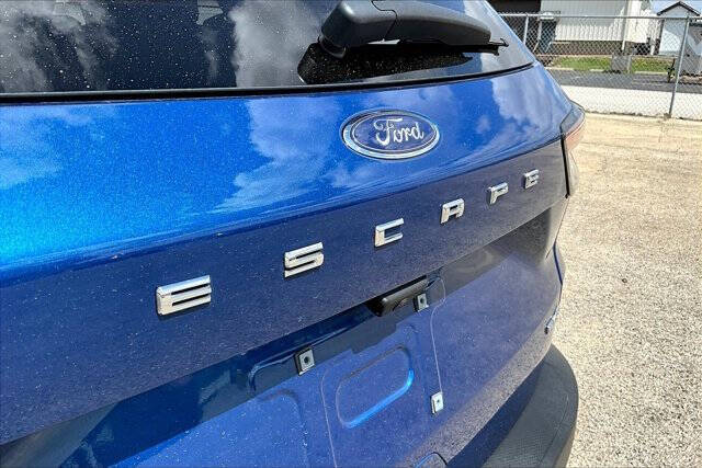 2022 Ford Escape Titanium