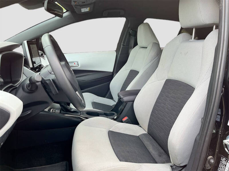 2025 Toyota Corolla Hatchback SE