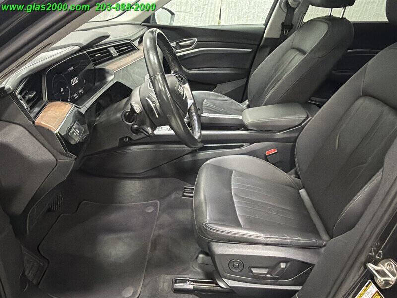 2019 Audi e-tron quattro Premium Plus