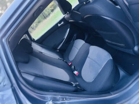 2012 Hyundai Accent GS