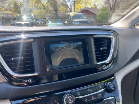 2020 Chrysler Pacifica Touring L