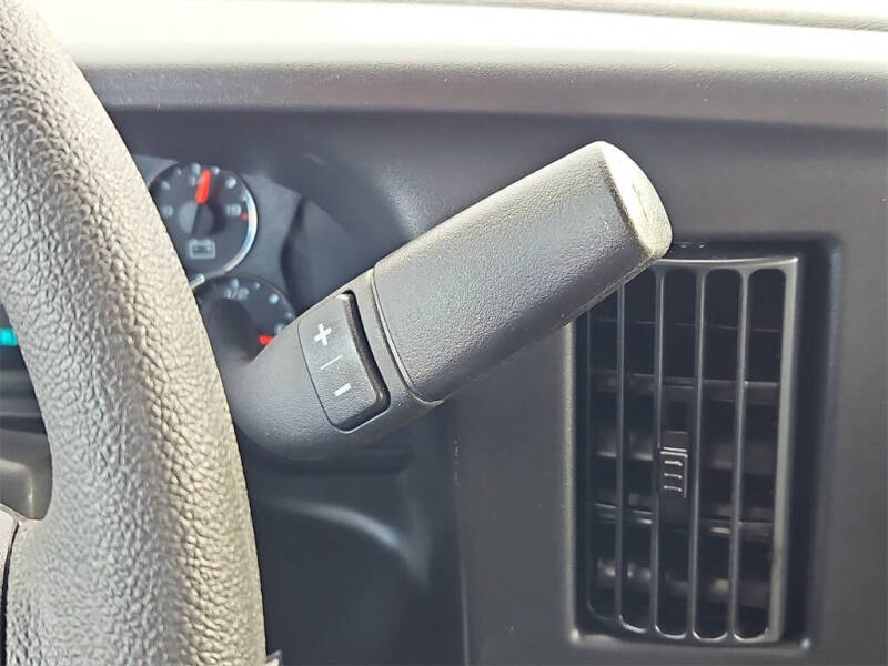 2025 Chevrolet Express 2500