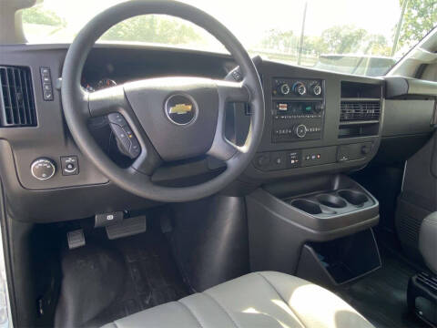 2025 Chevrolet Express 2500