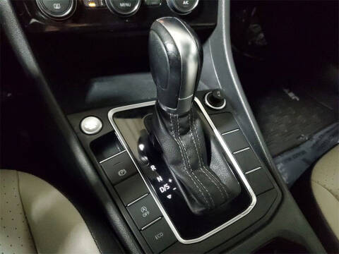 2019 Volkswagen Jetta R-Line