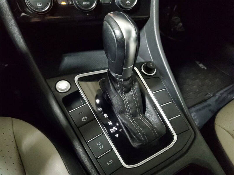 2019 Volkswagen Jetta R-Line