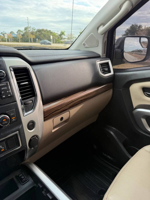 2017 Nissan Titan SV