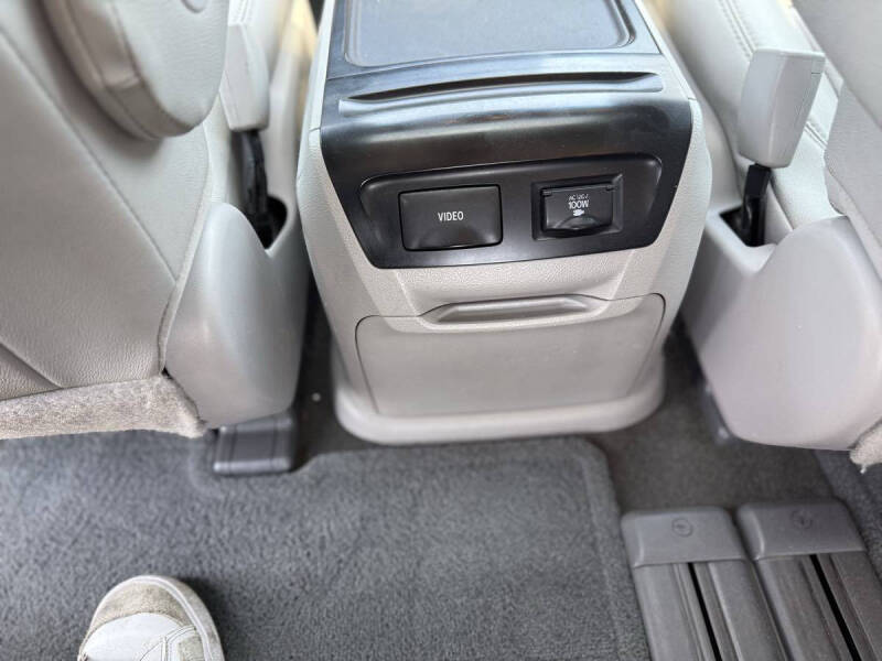 2017 Toyota Sienna XLE Premium 8-Passenger