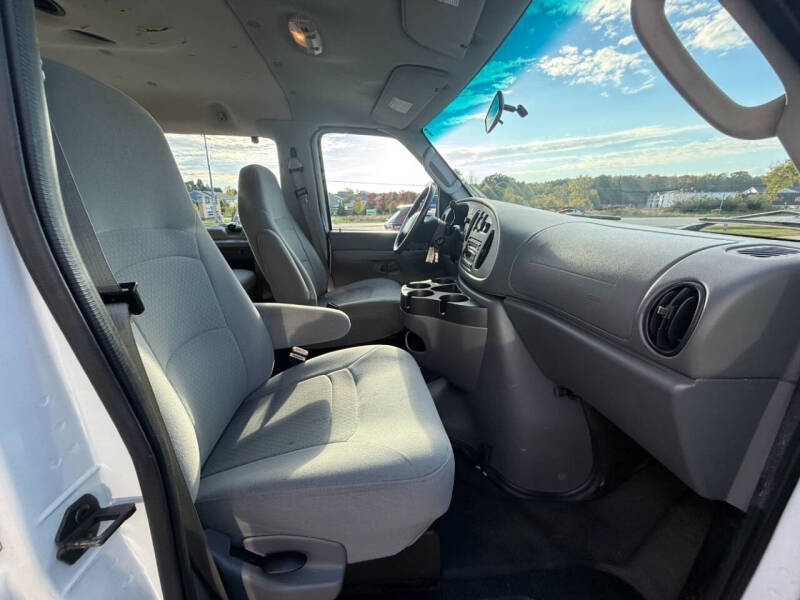 2007 Ford E-Series E-350 SD XLT