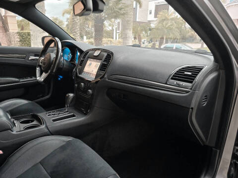 2012 Chrysler 300 SRT8