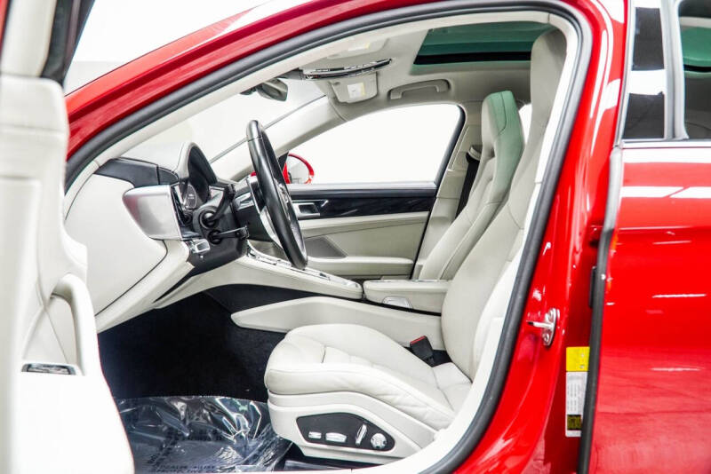 2019 Porsche Panamera 4 E-Hybrid