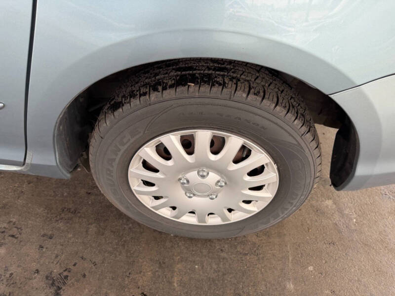 2005 Toyota Sienna LE 8 Passenger