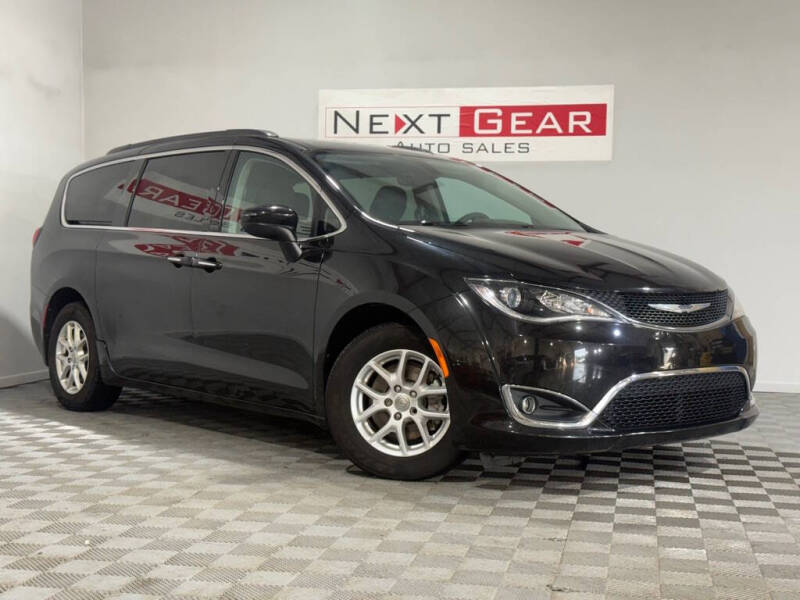 2017 Chrysler Pacifica Touring-L