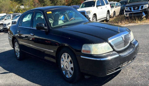 2004 Lincoln Town Car for sale at DON BAILEY AUTO SALES in Phenix City AL