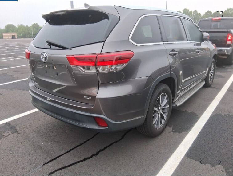 2018 Toyota Highlander SE