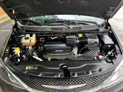 2017 Chrysler Pacifica Touring-L