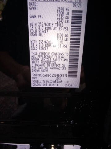 2025 Nissan Pathfinder SL