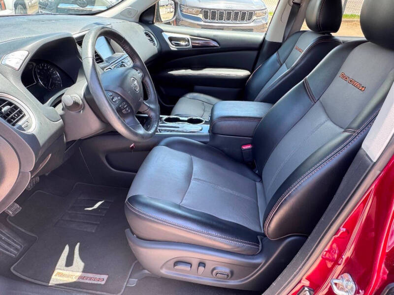 2020 Nissan Pathfinder SL