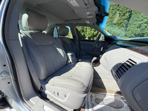 2011 Cadillac DTS Luxury Collection