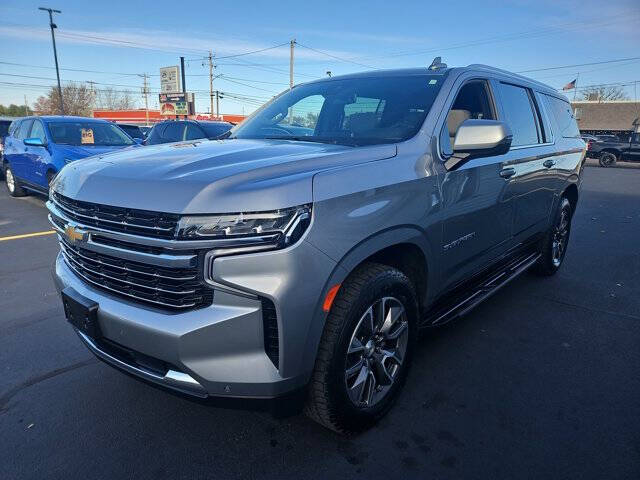2023 Chevrolet Suburban LT