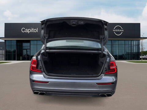 2020 Volvo S60 T5 Momentum