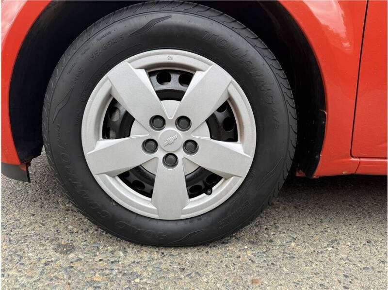 2013 Chevrolet Sonic LS Manual