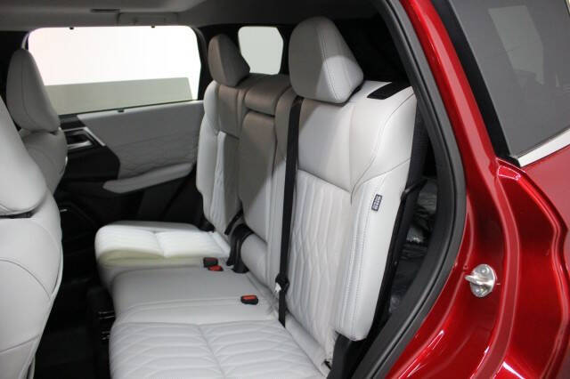 2025 Mitsubishi Outlander SEL