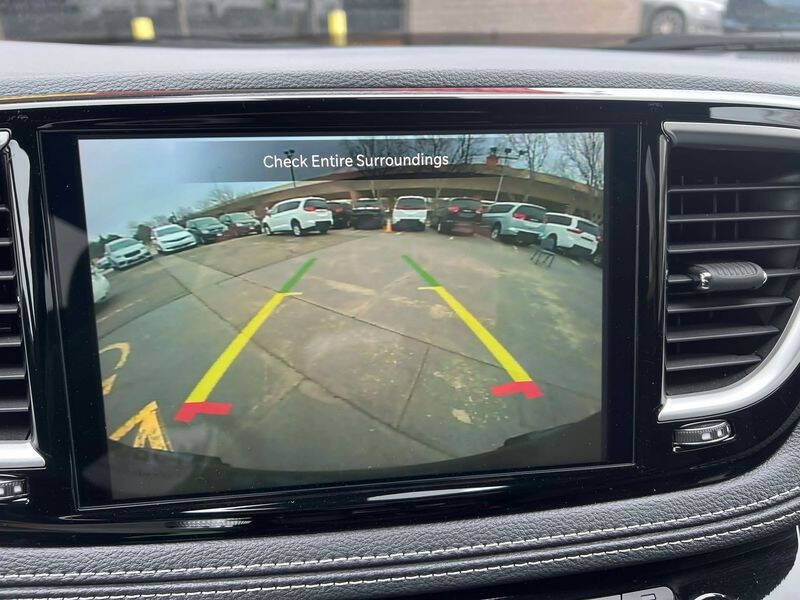 2024 Chrysler Pacifica Touring