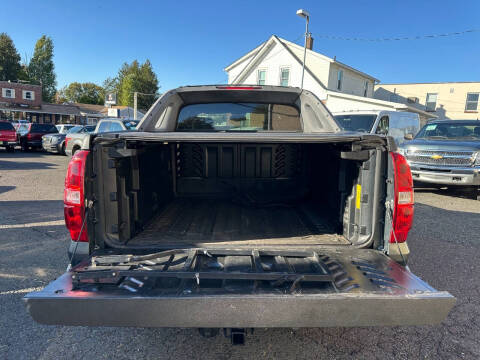 2011 Chevrolet Avalanche LTZ