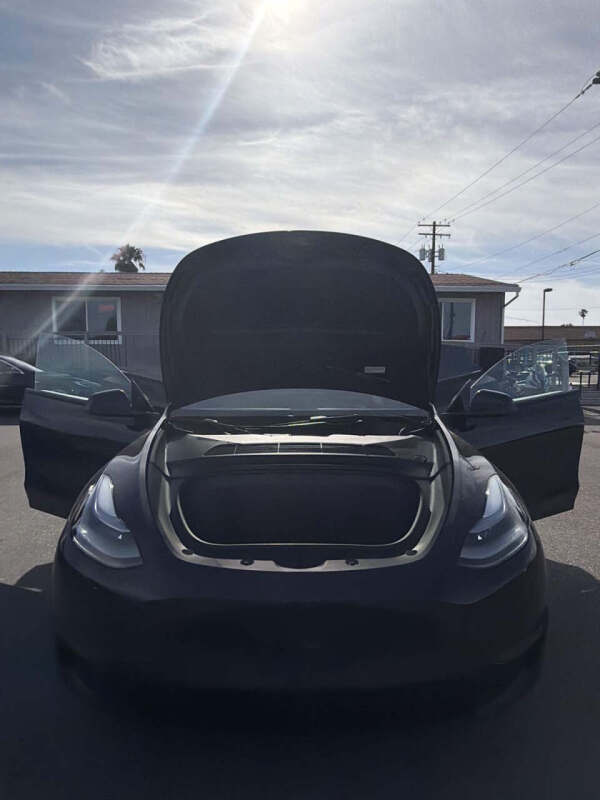 2025 Tesla Model Y Long Range