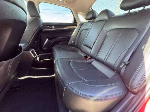 2022 Kia K5 EX