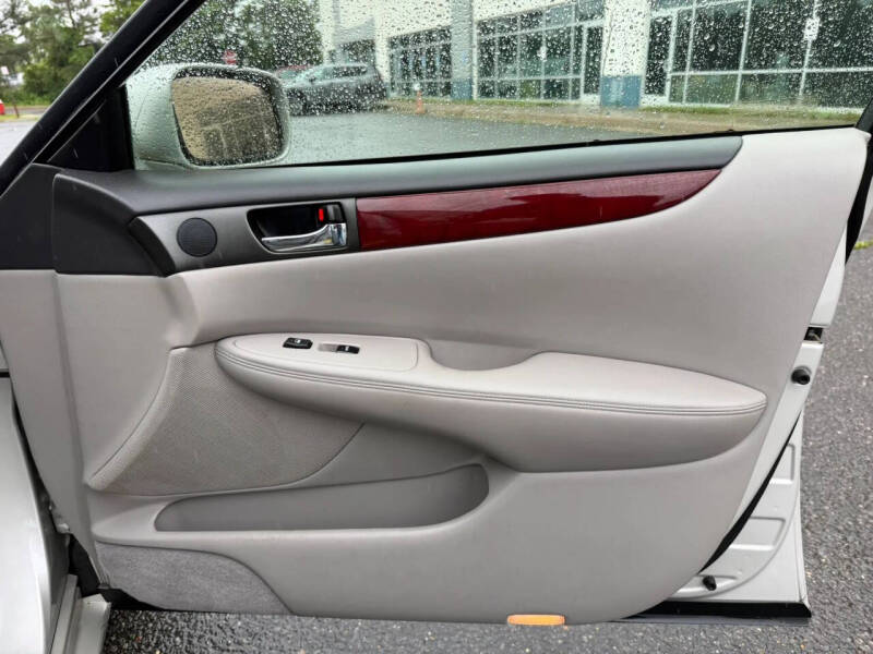 2004 Lexus ES 330
