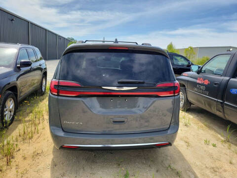 2022 Chrysler Pacifica Touring L