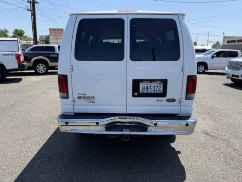 2009 Ford E-Series E-350 SD XLT