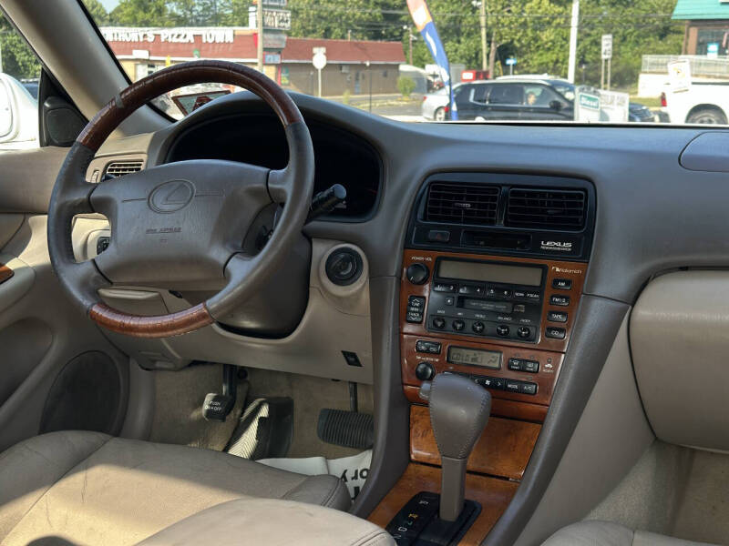2000 Lexus ES 300