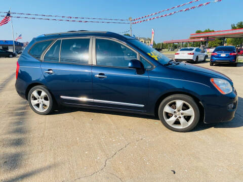 2007 Kia Rondo for sale at Pioneer Auto in Ponca City OK