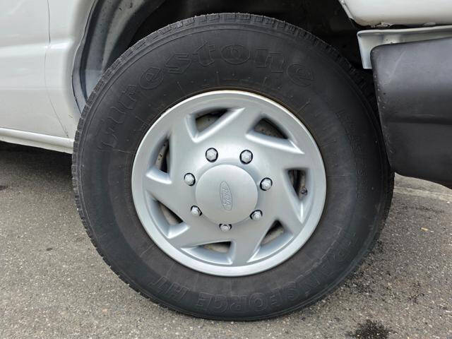 2005 Ford E-Series E-350 SD