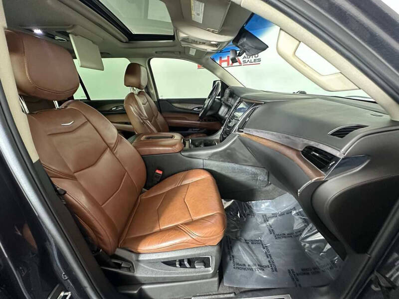 2017 Cadillac Escalade Luxury