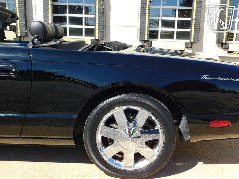 2002 Ford Thunderbird Deluxe