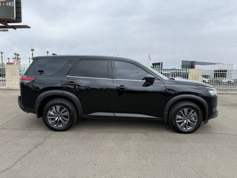 2025 Nissan Pathfinder S