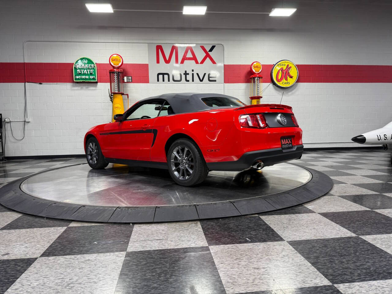 2011 Ford Mustang 16