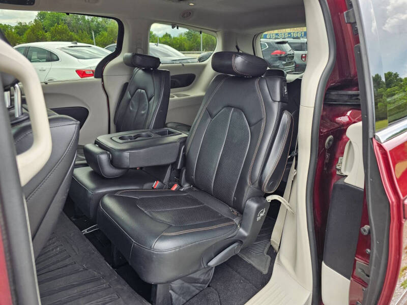 2017 Chrysler Pacifica Touring-L Plus
