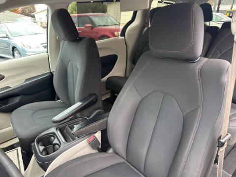 2017 Chrysler Pacifica Touring Plus