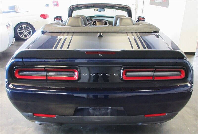 2016 Dodge Challenger 392 HEMI Scat Pack Shaker