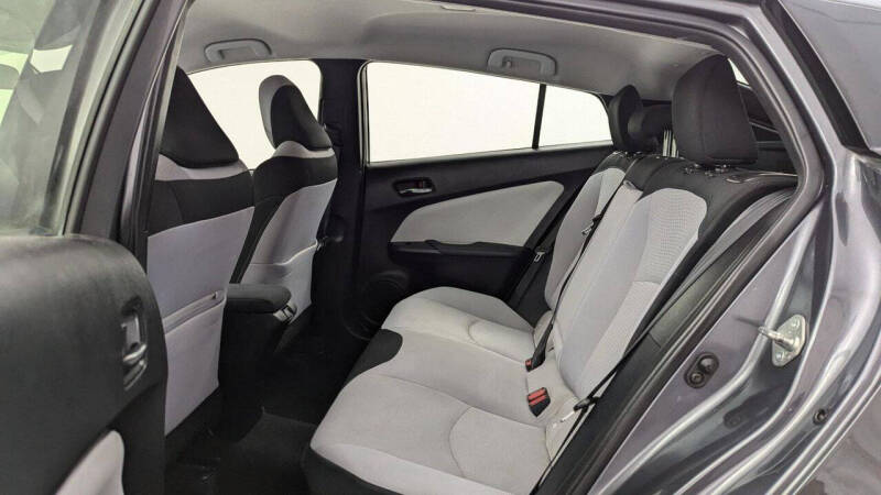 2022 Toyota Prius LE