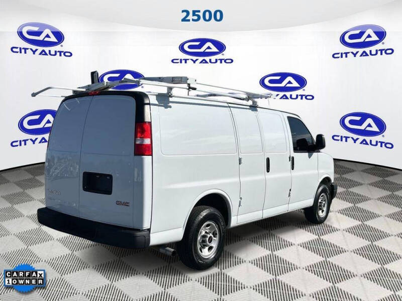 2023 GMC Savana 2500