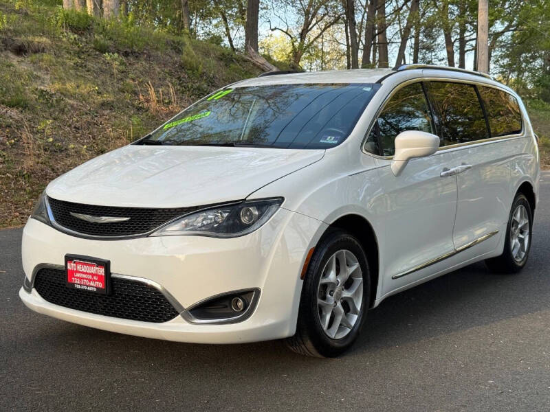 2017 Chrysler Pacifica Touring-L Plus