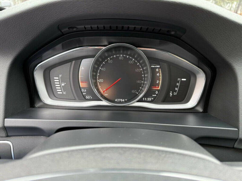 2018 Volvo V60 Cross Country T5 Premier